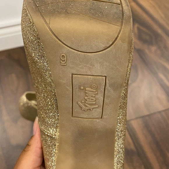 Gold sparkly heels 👠 - Picture 6 of 8